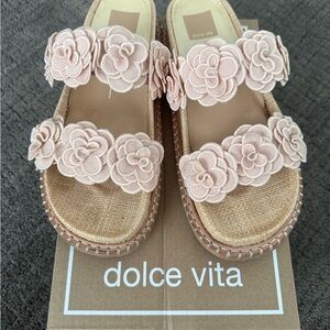 Dolce Vita floral appliqué raffia sandals